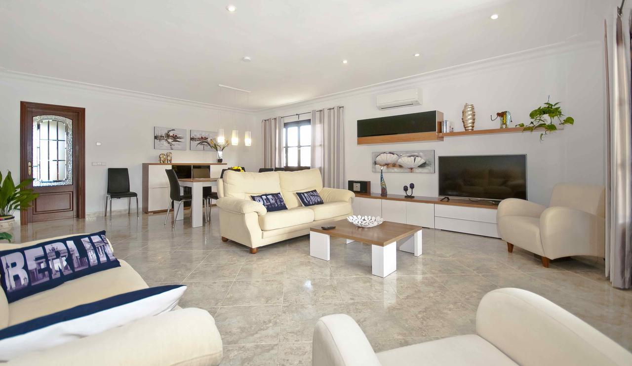 Llac Blau - Mediterranean Styled With Pool Alcudia (Mallorca)